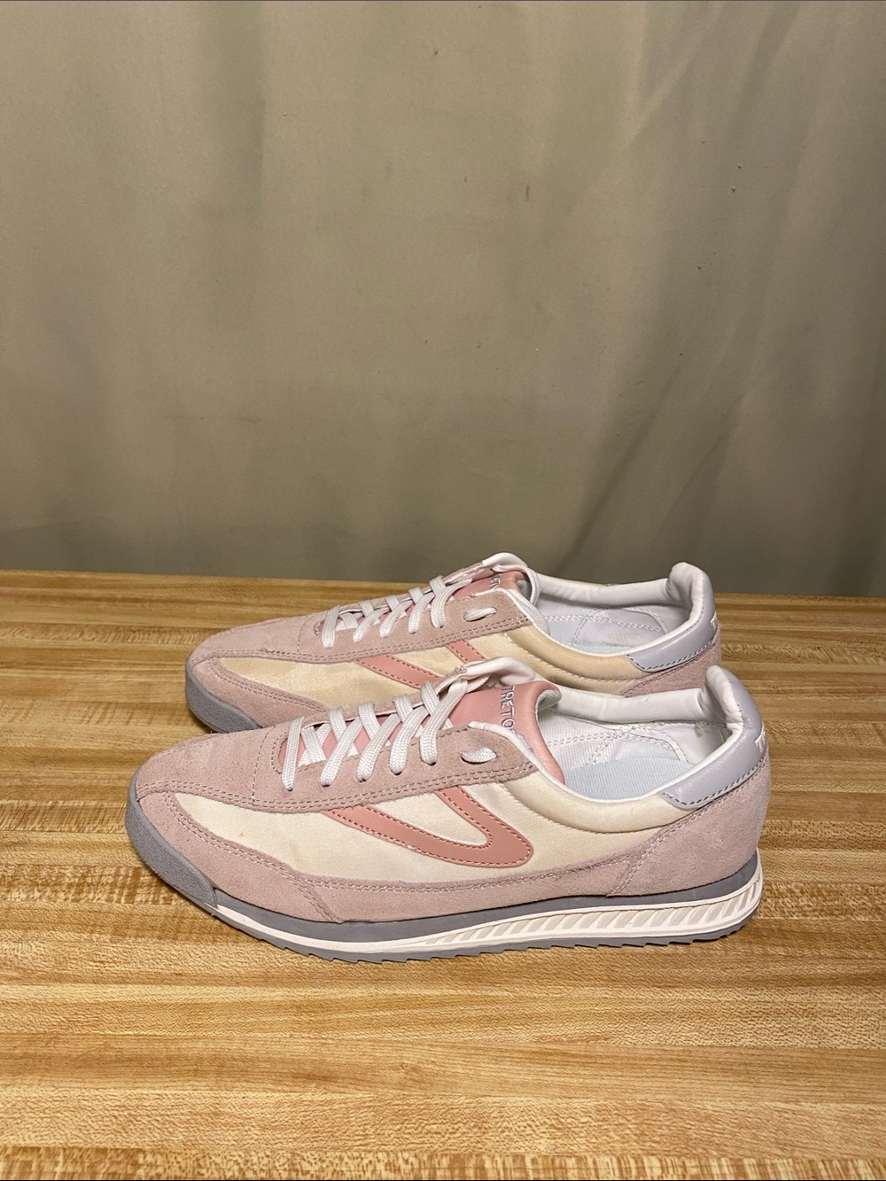 Tretorn Women’s Rawlings Retro Casual Lace Up in Blush shoes W 6 New Other